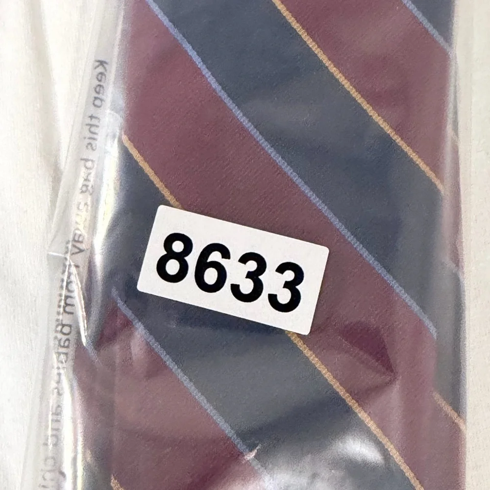 Brooks Brothers Red and Navy Striped Staple Power Tie 100% Silk Trad Ivy